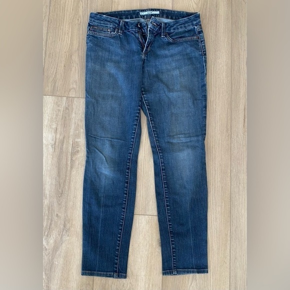 Joe’s Jeans Women’s Chelsea Dark Blue Denim‎ Straight Leg Mid Rise Jeans 29 EUC